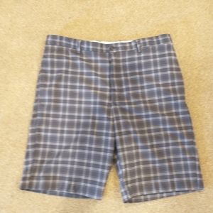 Greg Norman Mens 34 Black Gray Plaid Golf Shorts Casual Pockets